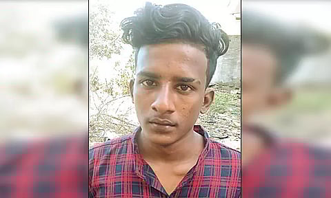 ஆவடி அருகே ரவுடி வெட்டிக்கொலை - மோட்டார் சைக்கிளில் பின்தொடர்ந்து வந்த கும்பல் வெறிச்செயல்