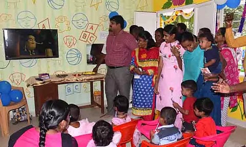 குழந்தைகள் மைய கட்டிடம் திறப்பு