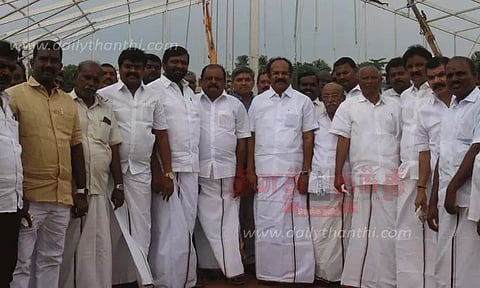 நெல்லையில் தி.மு.க. இளைஞரணி கூட்டம் நடக்கும் இடத்தில் பந்தல் அமைக்கும் பணி- அமைச்சர் ஆய்வு