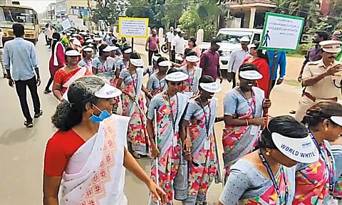 பூந்தமல்லியில் பார்வையற்றோர் விழிப்புணர்வு பேரணி