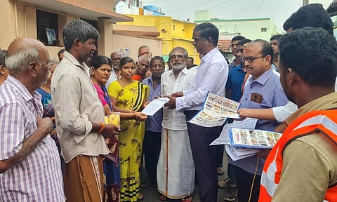 திண்டுக்கல் மாநகராட்சியில் வீடு, வீடாக சென்று டெங்கு விழிப்புணர்வு