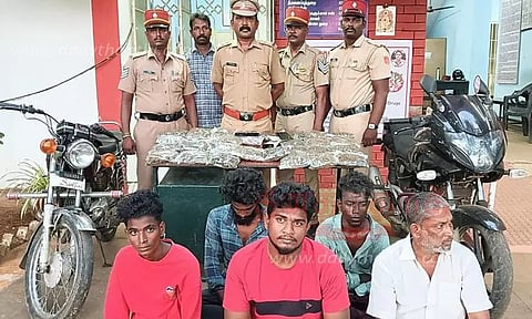 மோட்டார் சைக்கிள்களில் 6 கிலோ கஞ்சா கடத்தல்