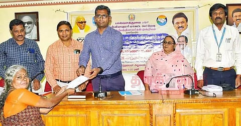 கறவை மாடு வாங்க வங்கிகள் அதிக கடன் வழங்க வேண்டும் ;ஆய்வு கூட்டத்தில் கலெக்டர் ஸ்ரீதர் அறிவுறுத்தல்