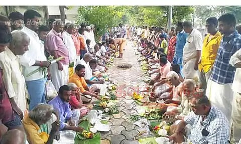 மகாளய அமாவாசையையொட்டி முன்னோர்களுக்கு பொதுமக்கள் தர்ப்பணம்
