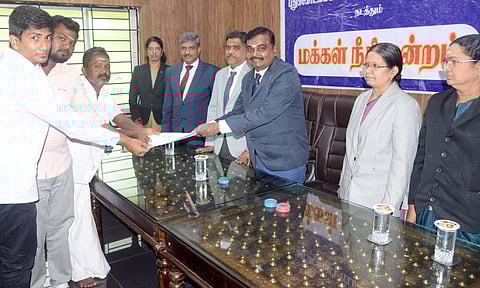 22 ஆயிரம் வழக்குகள் நிலுவை; சமரசமாக பேசினால் எளிதில் தீர்வு