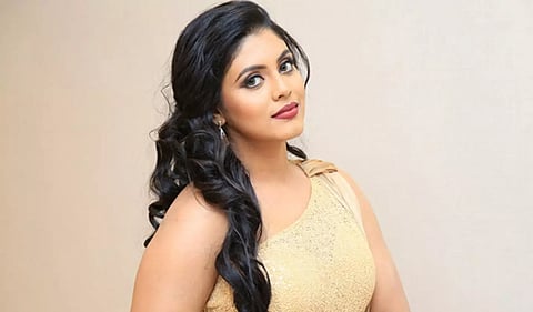 பட வாய்ப்புக்காக படுக்கைக்கு அழைத்தனர் - நடிகை இனியா வேதனை