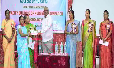 திருச்செந்தூர் பத்மஸ்ரீ டாக்டர் சிவந்தி ஆதித்தனார் நர்சிங் கல்லூரியில்'ஆராய்ச்சி முறையில் செவிலியர்களின் திறன் வளர்ப்பு' குறித்த மாநில கருத்தரங்கு