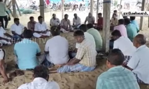 வேலை நிறுத்த போராட்டத்தில் குதித்த ராமேஸ்வரம் மீனவர்கள்