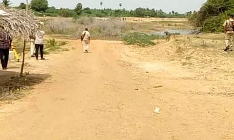 மணல் குவாரிகளில் அமலாக்கத்துறையினர் சோதனை