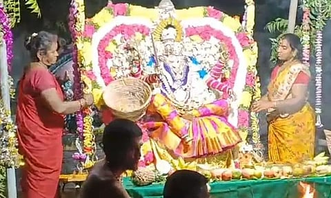 தென்பசியார் நாக அங்காளம்மன் கோவிலில் ஊஞ்சல் உற்சவம்