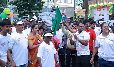 உலக மூட்டுவாத தினத்தையொட்டிவாக்கத்தான் நடைபயணம்; 1,300 பேர் பங்கேற்பு