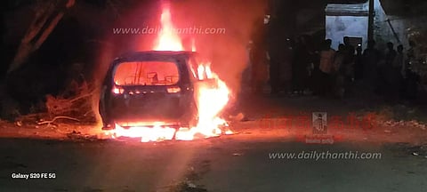பகுஜன் சமாஜ் கட்சி பிரமுகரின் கார் தீப்பிடித்து எரிந்தது