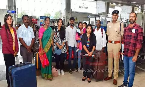 இஸ்ரேலில் இருந்து மீட்கப்பட்ட 8 பேர் மதுரை வந்தனர்- குண்டு சத்தங்களால் பதற்றம் அடைந்ததாக பேட்டி