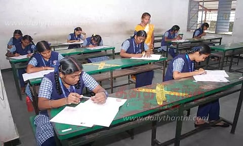 ஈரோடு மாவட்டத்தில் தமிழ் இலக்கிய திறனறிவு தேர்வு7 ஆயிரத்து 347 மாணவ-மாணவிகள் எழுதினர்