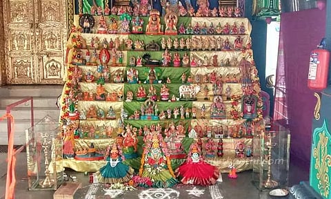 கோவில்களில் கொலு வைத்து வழிபாடு