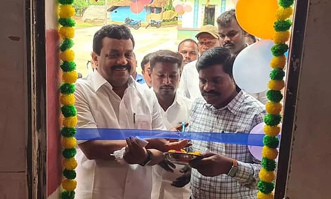 மலைக்கிராமத்தில் தபால் அலுவலகம்