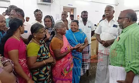 நகராட்சி அலுவலகத்தை பொதுமக்கள் முற்றுகை