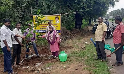 மரக்கன்றுகள் நடும் விழா