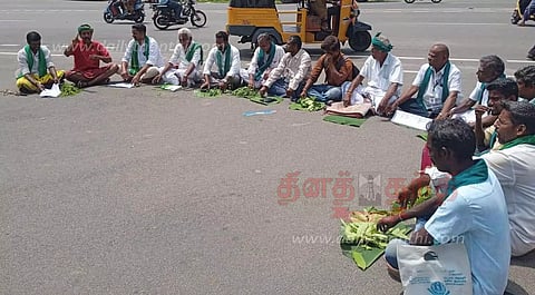 கட்சி சார்பற்ற விவசாயிகள் சங்கத்தினர் நூதன ஆர்ப்பாட்டம்