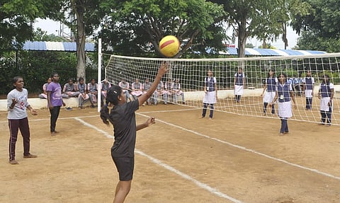 பள்ளி மாணவிகளுக்கான குழு விளையாட்டு போட்டிகள்