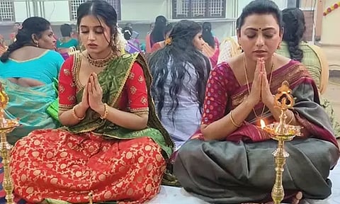 பிரபலங்கள் கலந்துகொள்ளும் நவராத்திரி கொண்டாட்டம்