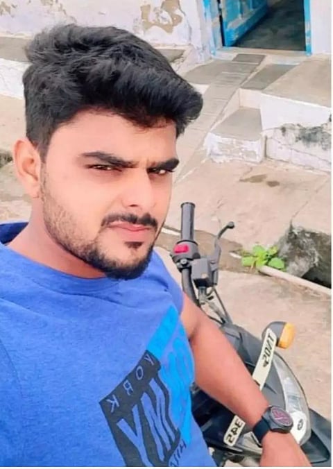 மின்சாரம் தாக்கி மெக்கானிக் பலி