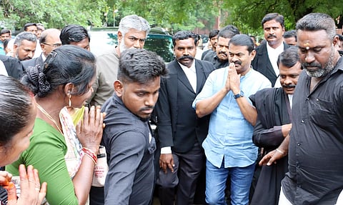 காவிரி பிரச்சினையில் அரசியல் லாபத்துக்காக விவசாயிகள் வஞ்சிக்கப்படுகிறார்கள்; திருச்சியில் சீமான் பேட்டி