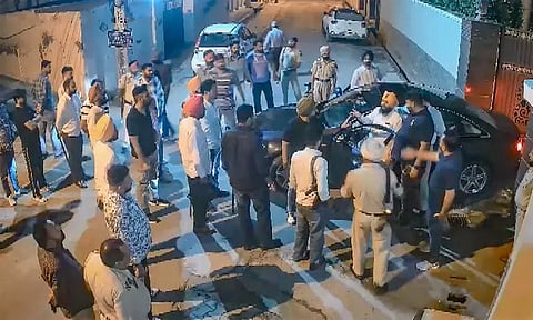 அரசு அதிகாரியை பணி செய்யவிடாமல் தடுத்ததாக பஞ்சாப் காங்கிரஸ் இளைஞரணி தலைவர் கைது