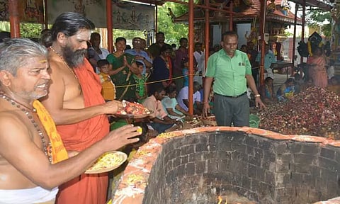 தூத்துக்குடி அருகேவாராஹி அம்மனுக்கு 2025 கிலோ கிழங்கு மஹா யாகம்