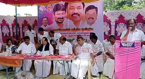 தி.மு.க. பூத் கமிட்டி உறுப்பினர்கள் கூட்டம்