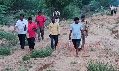 மணல் குவாரிகளில் அமலாக்கத்துறை அதிகாரிகள் திடீர் ஆய்வு