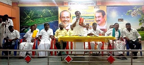 உயர்மட்ட பாலம் கட்டித்தர வேண்டும்