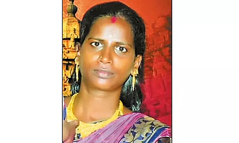 அவசர சிகிச்சைக்கு அனுமதிக்கப்பட்ட இளம்பெண் உயிரிழப்பு