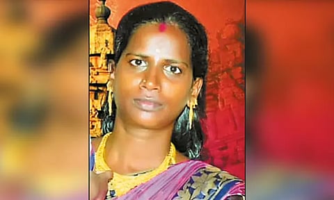 புளியந்தோப்பு அரசு மகப்பேறு ஆஸ்பத்திரியில் அவசர சிகிச்சைக்கு அனுமதிக்கப்பட்ட இளம்பெண் உயிரிழப்பு