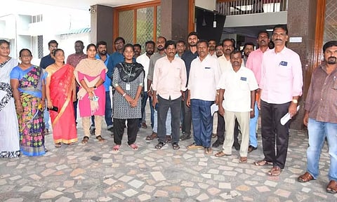 கூட்டுறவு ஊழியர்கள் ஆர்ப்பாட்டம்