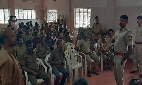 ஆட்டோ ஓட்டுனர்களுக்கு விழிப்புணர்வு
