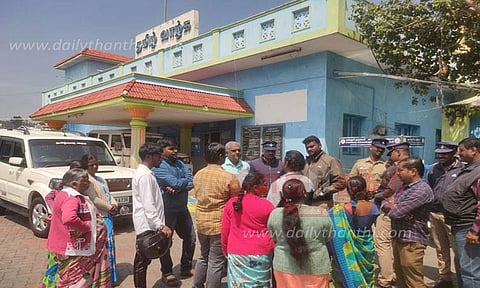 குன்னூர் நகராட்சி அலுவலகத்தை பொதுமக்கள் முற்றுகை