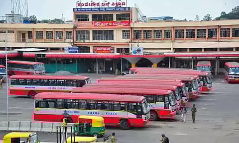 கேரளாவில் அனைத்து பேருந்துகளிலும் 31-ந்தேதிக்குள் சி.சி.டி.வி. கேமரா பொருத்தப்படும் - போக்குவரத்துத்துறை மந்திரி தகவல்