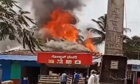 கல்கட்டகி; மின்சார ஸ்கூட்டர் பேட்டரி வெடித்து வீட்டில் பயங்கர தீ விபத்து