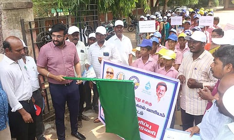 கடலூரில் மழைநீர் சேகரிப்பு விழிப்புணர்வு பேரணி; கலெக்டர் அருண்தம்புராஜ் தொடங்கி வைத்தார்