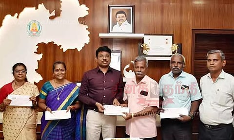 சிறப்பாக செயல்பட்ட அரசு பள்ளிகளுக்கு பரிசு தொகை