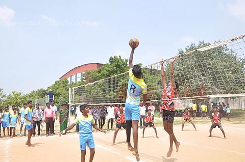 பள்ளி மாணவர்களுக்கான குழு விளையாட்டு போட்டிகள்