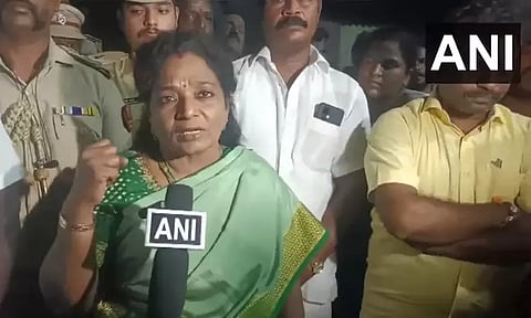 பங்காரு அடிகளார் மறைவு: தெலுங்கானா கவர்னர் தமிழிசை சவுந்தரராஜன் நேரில் அஞ்சலி