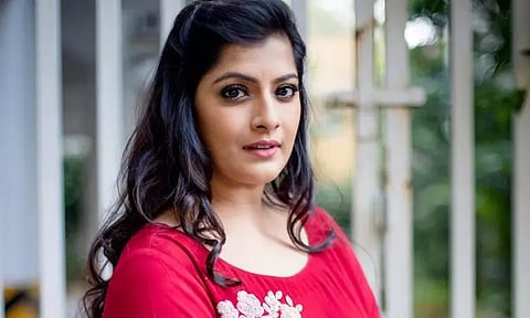 சவாலான வேடங்களை விரும்பும் வரலட்சுமி