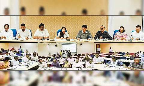 வடகிழக்கு பருவமழையை முன்னிட்டு அதிகாரிகள், பணியாளர்கள் விழிப்புணர்வுடன் பணியாற்ற வேண்டும் - மேயர் பிரியா உத்தரவு