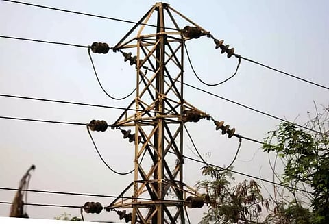 மின்சாரம் தாக்கி தொழிலாளி சாவு