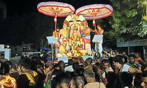 தியாகராயநகரில் உள்ள திருமலை திருப்பதி வெங்கடேச பெருமாள் கோவிலில் கருட சேவை