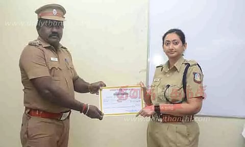 சிறப்பாக செயல்பட்ட போலீசாருக்கு பாராட்டு சான்றிதழ்