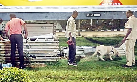 திருச்சி விமான நிலையத்துக்கு வெடிகுண்டு மிரட்டல் விடுத்த பெண்