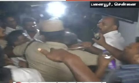 பனையூரில் நள்ளிரவில் போராட்டத்தில் ஈடுபட்ட பாஜகவினர் குண்டுகட்டாக கைது